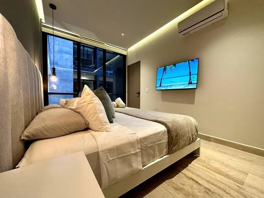 Modern Loft With Rooftop Pool & Gym By Solmar Rentals Playa del Carmen Appartamento